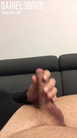 2EC7290D-2263-495C-B7C6-68D98BC5ED74.MOV