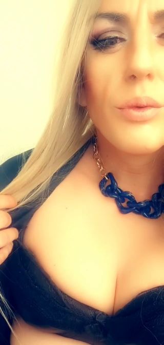 Snapchat-1413770328.mp4