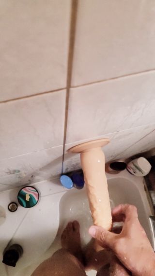 Pod prysznicem zawsze zabawa 😊