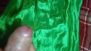 VID_20240401_224305.mp4