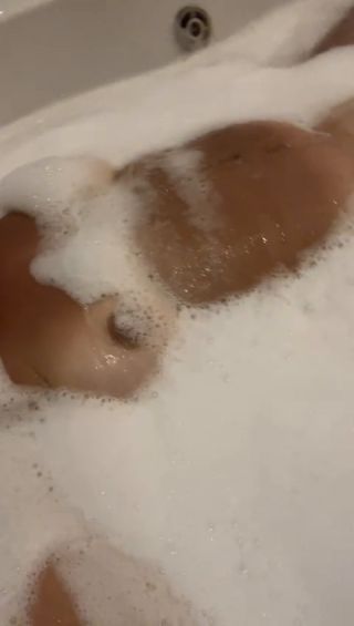 57578e5b-6145-452a-8ec6-bd48c5517976.mov