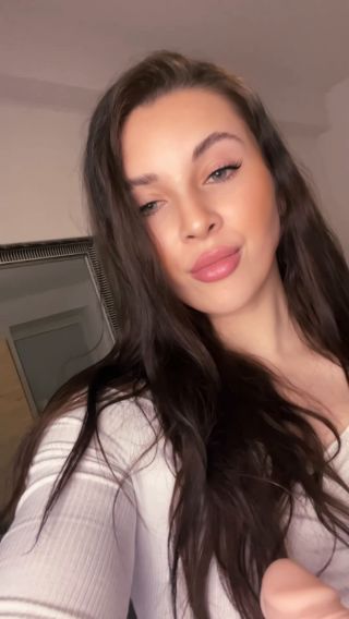 FacetuneB4F0D1B7-B143-4E6E-AB48-8715587FE272.mov